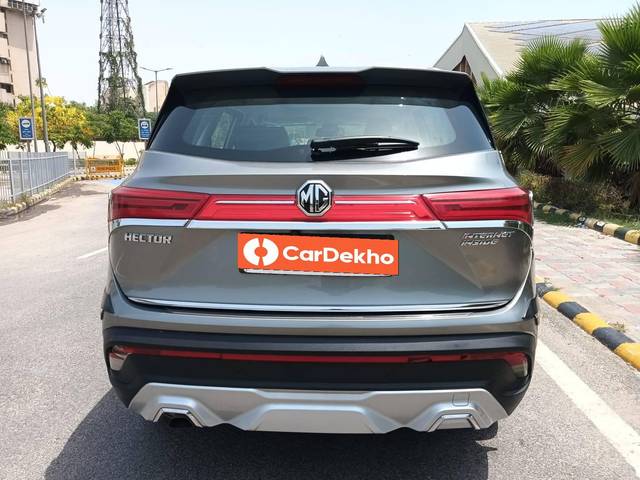 https://images10.gaadi.com/usedcar_image/3450540/original/used_car_2773627_1684397320_4b1869b7-18fb-4187-9b6b-d111a36aa63b.jpg?imwidth=6402