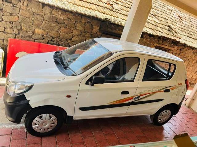 https://images10.gaadi.com/usedcar_image/3450547/original/8ddd3129-ecfe-4463-8d7e-c44360fab6f8_9e18bc3c-2770-4004-b7c1-d8ec45960ba4.jpg?imwidth=6401