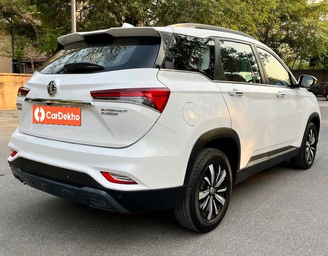 https://images10.gaadi.com/usedcar_image/3451073/original/used_car_2774142_1684406314_f14698ff-a2ad-47f3-ae11-063320e65b6c.jpg?imwidth=6402