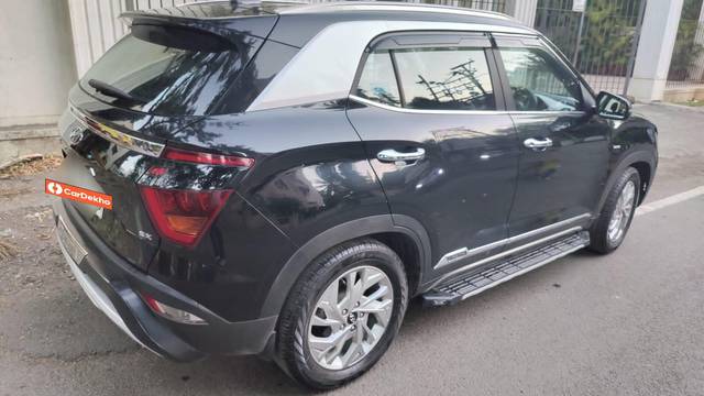 https://images10.gaadi.com/usedcar_image/3451303/original/used_car_2774352_1684416743_f5dc1d3b-752e-4083-81a8-dd996882cc0f.jpg?imwidth=6402