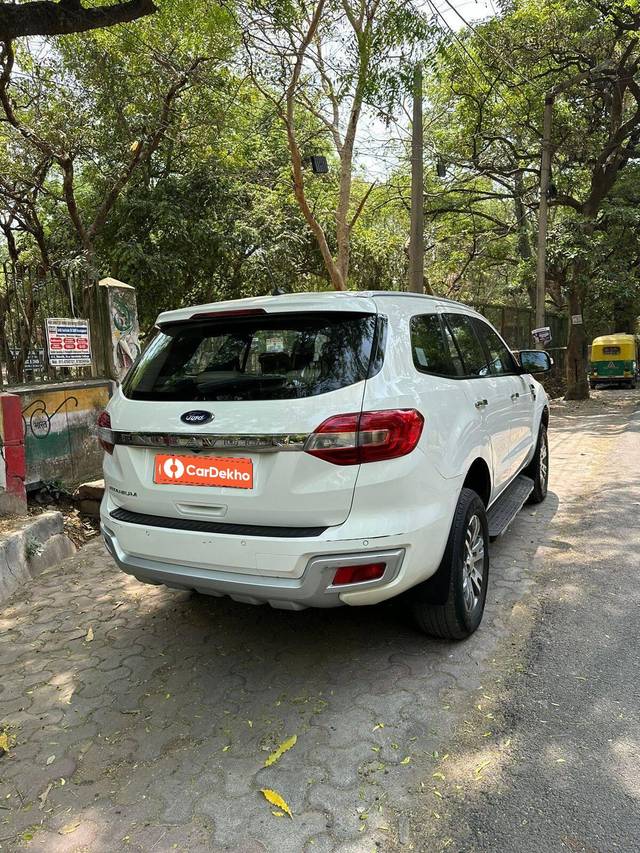 https://images10.gaadi.com/usedcar_image/3451316/original/used_car_2774361_1684418092_6b7b4b58-f5f8-42ab-aa76-c7f758831255_5c60b61d-dcb4-4ce8-b385-440abe1aeddb.jpg?imwidth=6402
