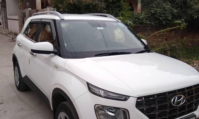 https://images10.gaadi.com/usedcar_image/3451371/original/be63d950-f9db-4f52-82b2-7eac5e117dcf_a340c849-5a01-48b0-a89a-dc34c617ae6a.jpeg?imwidth=6400