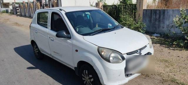 https://images10.gaadi.com/usedcar_image/3451456/original/b8d99e56-6c64-4b78-9e9e-0723f2de957b-VCC_1735176_116_1683866185_45052897-d4c0-44ef-b21b-550b3010fd01.jpg?imwidth=6400