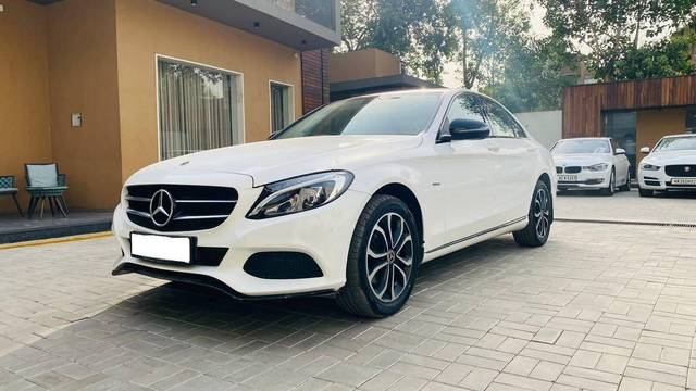 https://images10.gaadi.com/usedcar_image/3451596/original/usedcar_1_1__10151684482172_1684482207_83e4bf7a-2920-48cd-9c45-c31fdec5e48e_d2b5bd46-f4b7-4774-b143-608cba16c870_fc04886e-0317-4c86-9419-11932da6abcf_d368c41d-4bb9-448d-8084-c6f9cf3dada5_21a25c99-4335-4d4c-a219-d26d37bf60f3.jpeg?imwidth=6401