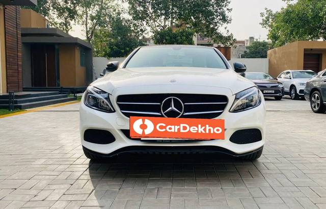 https://images10.gaadi.com/usedcar_image/3451596/original/usedcar_1_2__10151684482172_1684482242_83e4bf7a-2920-48cd-9c45-c31fdec5e48e_d2b5bd46-f4b7-4774-b143-608cba16c870_fc04886e-0317-4c86-9419-11932da6abcf_d368c41d-4bb9-448d-8084-c6f9cf3dada5_21a25c99-4335-4d4c-a219-d26d37bf60f3.jpeg?imwidth=6400
