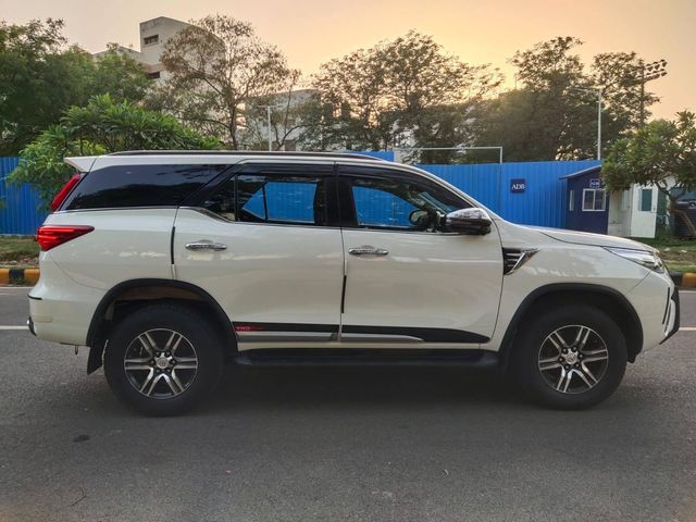 Toyota Fortuner 2.8 2WD AT BSIV