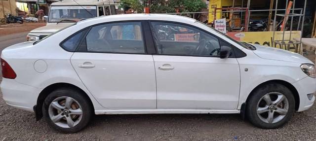 https://images10.gaadi.com/usedcar_image/3451974/original/dd923368-8df8-49dc-8fbc-65e23aeef79b_af5fd952-9341-4cc2-a162-27f85132a505.jpg?imwidth=6400