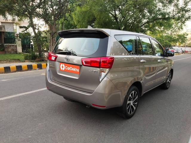 https://images10.gaadi.com/usedcar_image/3451985/original/used_car_2774904_1684505093_a4b7f401-0c89-461d-82a0-3cd19fb05f07.jpg?imwidth=6401