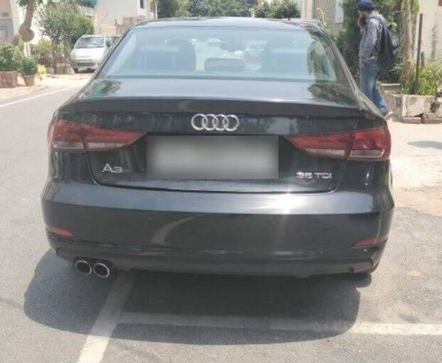 https://images10.gaadi.com/usedcar_image/3452069/original/30ccae35-0eb0-41a5-88a0-33694eb37c1e-VCC_1735709_96_1683969281_aa205def-7172-4edf-a77b-5667add3a086_97bc15d5-d356-42e6-aac3-4c5bc0579620.jpg?imwidth=6402