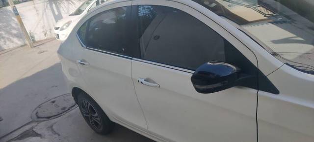 https://images10.gaadi.com/usedcar_image/3452098/original/fa98f85d-45f8-48da-a9cb-69811b7ee37a-VCC_IMG_1683946348199_1735591_97_1683946702_460cb5bb-f3fe-426b-960c-837a82cfeddd_1327f351-7d28-40be-b9d8-d9598fe796e6.jpg?imwidth=6401
