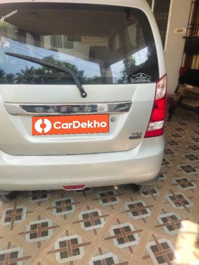 https://images10.gaadi.com/usedcar_image/3452118/original/5a2638cf-aa5e-4d78-8b57-d25863d72c38_435c4a45-9fc3-4272-a8db-7374bed6eff3.jpg?imwidth=6401