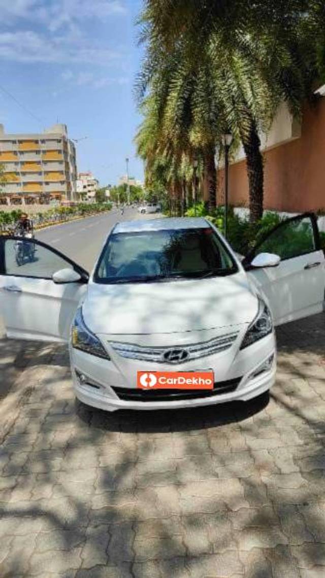 https://images10.gaadi.com/usedcar_image/3452224/original/7a101124-84d9-433d-a20e-00c23b4050d0_b36a4430-9b97-4f24-b4a3-2a1253399a90.jpg?imwidth=6402