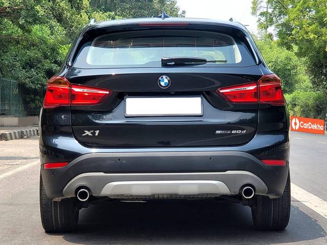 https://images10.gaadi.com/usedcar_image/3452419/original/used_car_2775250_1684571345_4f580e15-a2e3-4c01-aad3-649865870b5a.jpg?imwidth=6402