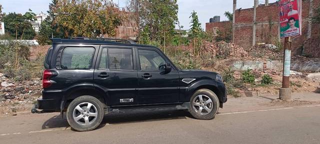 https://images10.gaadi.com/usedcar_image/3452560/original/f0b67f51-b8c5-4e7f-adaf-3268ff0219c8_4442d972-2685-4069-b31c-84d3fc8a665d.jpg?imwidth=6400