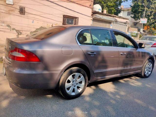 https://images10.gaadi.com/usedcar_image/3452598/original/used_car_2775420_1684581341_2eb57f7c-f938-4795-b2c2-ba37ecd2bac6_edce448c-5a6a-47ce-ba45-db2d1ff52270.jpg?imwidth=6401