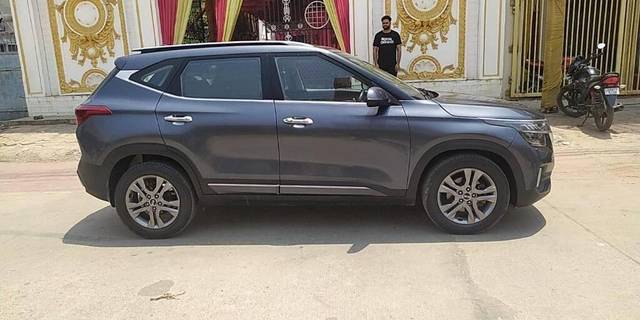 https://images10.gaadi.com/usedcar_image/3452608/original/7782e9d9-f072-4f05-bafe-56b17ab43305-VCC_IMG_1683962685614_1735694_97_1683963011_5c2e1695-f503-4ad3-91f6-3b1f9e4b79e4_199ee63c-15bb-4d27-8b45-67b1ffa377e4.jpg?imwidth=6401