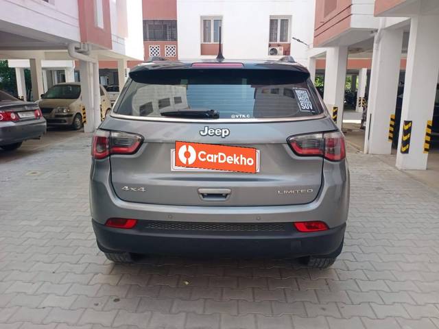 https://images10.gaadi.com/usedcar_image/3452799/original/used_car_2775615_1684579494_be25e5fa-bd3c-4af5-b14f-c1c5f0b535b6.jpg?imwidth=6402