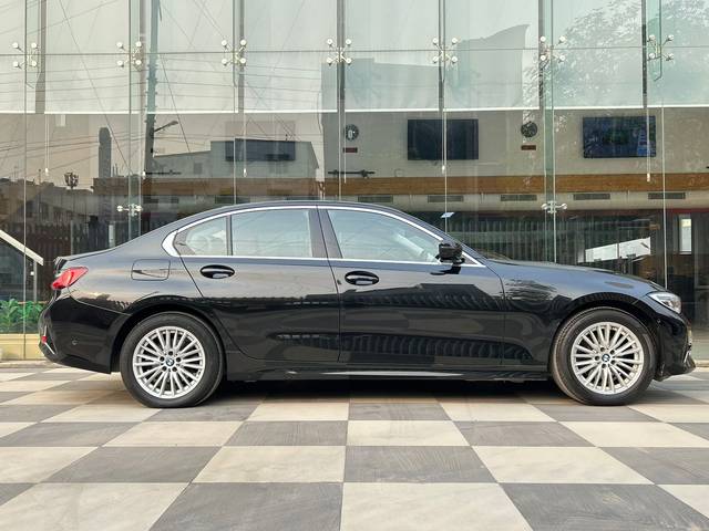 https://images10.gaadi.com/usedcar_image/3452820/original/img2775633__used_car_2775633_1700559426.jpg?imwidth=6401