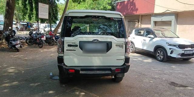 https://images10.gaadi.com/usedcar_image/3452847/original/0609ad57-1721-419a-a2c7-2fe6b7eaa641-VCC_1735825_96_1683976784_e7e9432d-74f3-401f-992e-b151f3c855ab.jpg?imwidth=6402