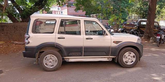 https://images10.gaadi.com/usedcar_image/3452847/original/99709807-f42f-4c9b-915a-fff4556ead75-VCC_IMG_1683971475994_1735825_97_1683971697_e7e9432d-74f3-401f-992e-b151f3c855ab.jpg?imwidth=6401
