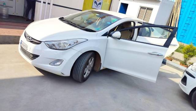 https://images10.gaadi.com/usedcar_image/3453015/original/c55bfcc4-9bd9-4cb9-9653-84f391bb8d25_f9685402-5635-45e7-80cd-851ea7a9902e.jpg?imwidth=6400