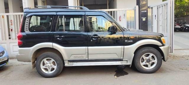 https://images10.gaadi.com/usedcar_image/3453047/original/194c8aa6-1e93-4bdb-9ccf-d3a9beeb6bd5-VCC_IMG_1683977503310_1735882_97_1683977645_bdd47cc0-f5b2-4ed3-be28-23b93390a097_a6c13961-26cc-4091-8862-4ef5798caee6.jpg?imwidth=6401