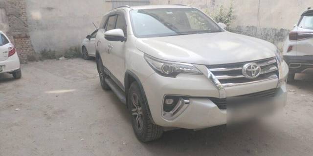 Toyota Fortuner 2.8 2WD AT BSIV Toyota Fortuner 2.8 2WD AT BSIV