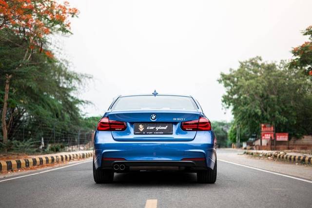 https://images10.gaadi.com/usedcar_image/3453195/original/used_car_2775930_1684653324_69386f4e-9f32-457d-b24c-3d8f5ca42b8c.jpg?imwidth=6402