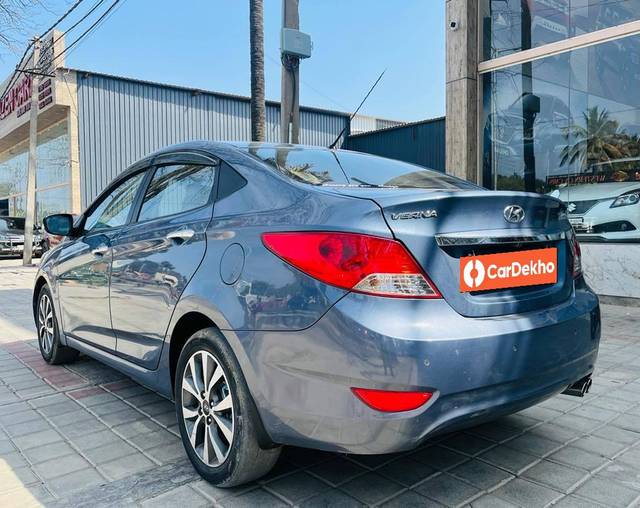 https://images10.gaadi.com/usedcar_image/3453262/original/used_car_2775988_1684659050_53010bb3-88f6-45f4-98c0-21aba823a058.jpg?imwidth=6402