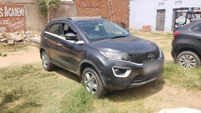 https://images10.gaadi.com/usedcar_image/3453280/original/ea669b5a-a241-404d-bf52-9a2311a061ed-VCC_1736031_116_1684054071_81966bf6-cf09-482a-a559-928806f50ae5.jpg?imwidth=6400