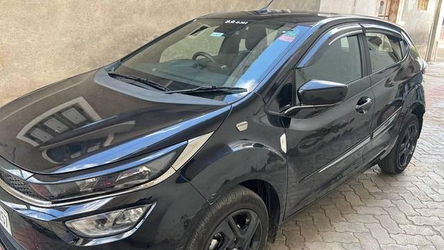 https://images10.gaadi.com/usedcar_image/3453573/original/85735318-949e-48ea-942f-052380f1ca83_b6bc10cf-bd6b-41a8-be05-bf379d90e0a5.jpeg?imwidth=6400