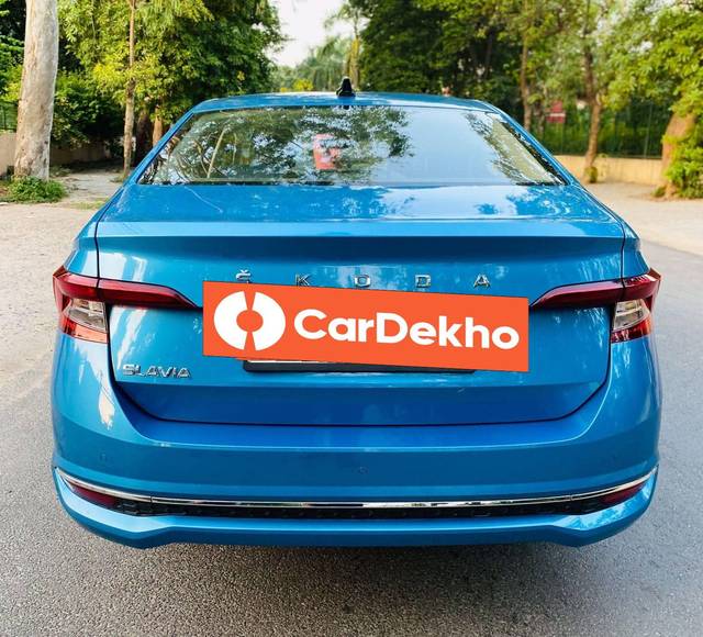 https://images10.gaadi.com/usedcar_image/3453595/original/used_car_2776215_1684736023_eb890594-88bb-4d8f-b53b-52e28219506f_cceaa972-7f6f-4e32-8de8-a9d2e9909b92.jpg?imwidth=6401