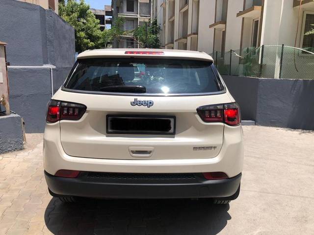 https://images10.gaadi.com/usedcar_image/3453815/original/used_car_2776420_1684741697_30cb3d4e-2bd7-4d2c-9363-e15e53ce3c27.jpg?imwidth=6402
