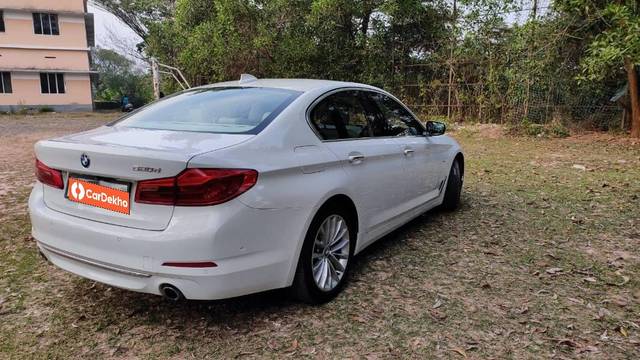 https://images10.gaadi.com/usedcar_image/3453944/original/8f15b671-34b0-4a60-802d-b6c7c3304aba_0e0730db-6274-47a0-bf78-f9fbc04262eb.jpeg?imwidth=6401