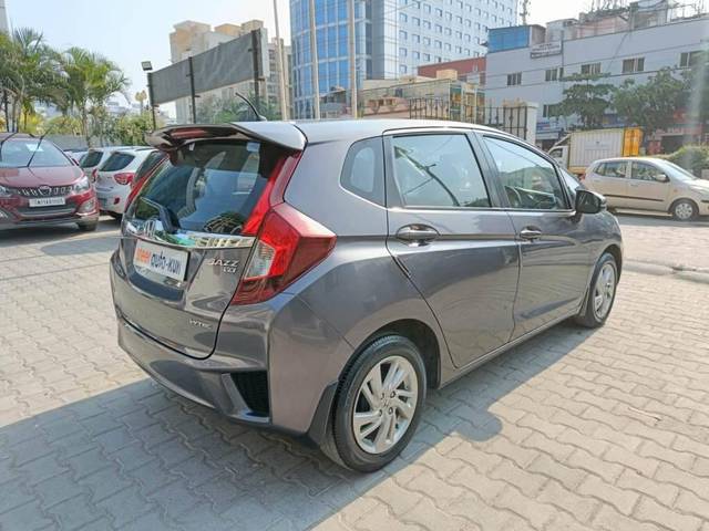 https://images10.gaadi.com/usedcar_image/3454408/original/usedcar_tn11ac9372_7__11661684752492_1684752501_8d08cbbe-4bb0-45d7-b825-e88992133b5e.jpeg?imwidth=6402