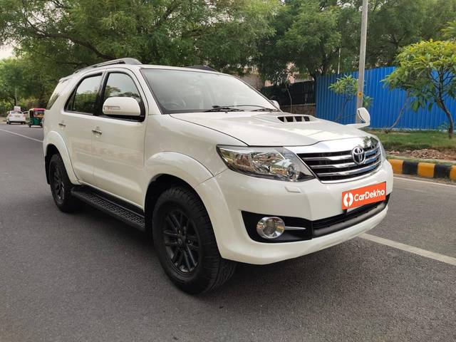 https://images10.gaadi.com/usedcar_image/3454586/original/used_car_2777140_1684764109_fda306c2-4063-4acf-80a5-53bb77b865c9.jpg?imwidth=6400