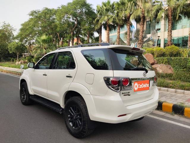 https://images10.gaadi.com/usedcar_image/3454586/original/used_car_2777140_1684764116_fda306c2-4063-4acf-80a5-53bb77b865c9.jpg?imwidth=6402