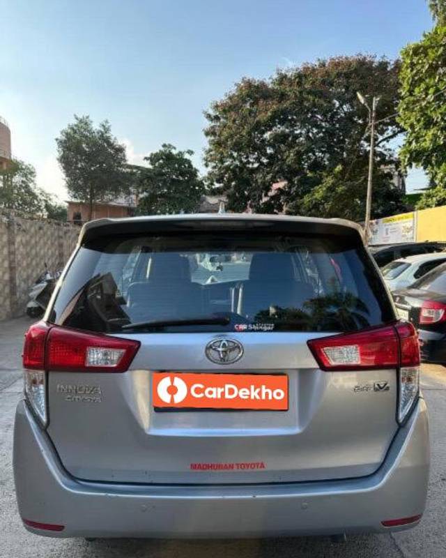 https://images10.gaadi.com/usedcar_image/3454604/original/76cab610-e38b-4359-9c5f-089dd7854535_db394605-94c8-4f71-9e58-405fba490c89.jpeg?imwidth=6402