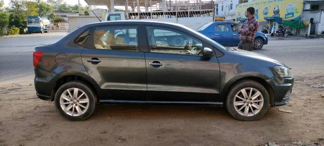 https://images10.gaadi.com/usedcar_image/3454608/original/957e32af-5683-4dca-80db-c18c5e9ccf3d-VCC_IMG_1684153377969_1736315_97_1684153426_cc390405-e710-4f60-a0ef-204549d5a999.jpg?imwidth=6400