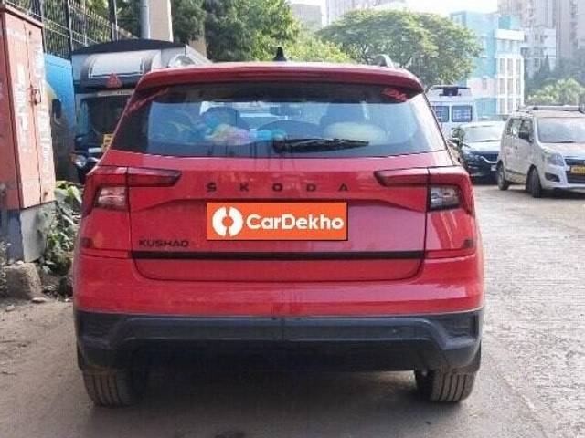 https://images10.gaadi.com/usedcar_image/3454716/original/zz1_crop_img_6481699c384f1_1686202780.jpg?imwidth=6402