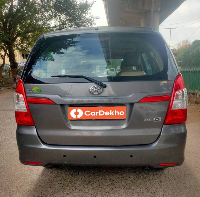 https://images10.gaadi.com/usedcar_image/3454765/original/used_car_2777242_1684820838_ca1d9778-bd9e-4f75-b715-9d99cc1be43e.jpg?imwidth=6402