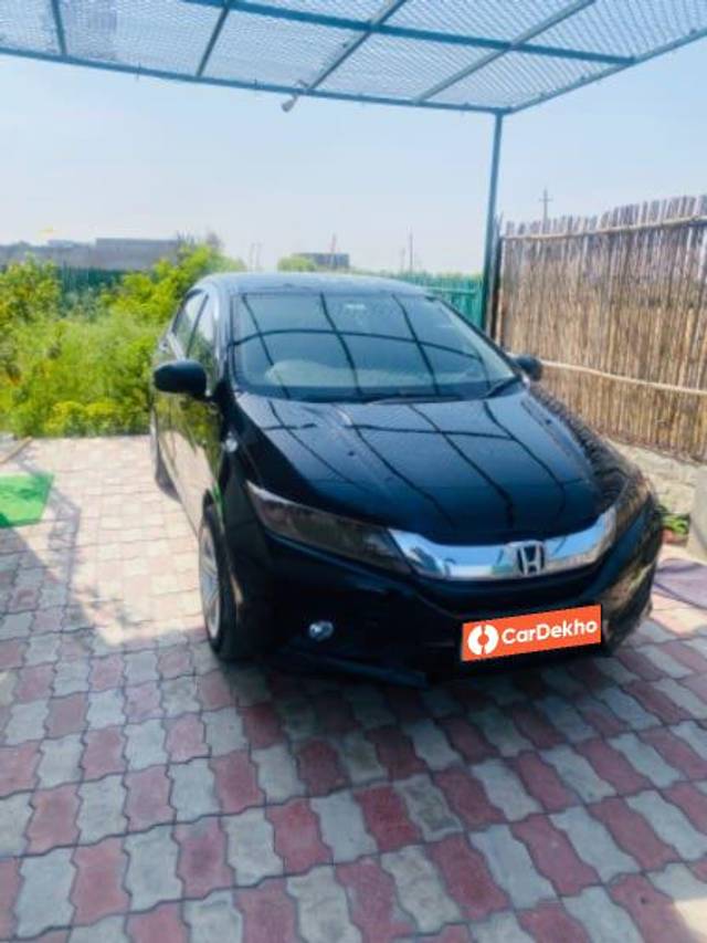 https://images10.gaadi.com/usedcar_image/3454772/original/26a20979-e1a3-4950-a4c1-0fedcea7240b_01b82521-94da-4692-8d58-28e7f6132f6d.jpeg?imwidth=6400