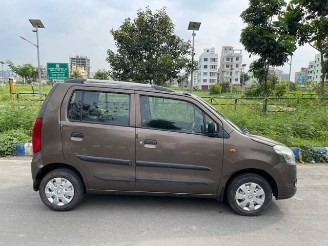 https://images10.gaadi.com/usedcar_image/3455091/original/2aac8bd5-33d4-423d-a792-9476f6040d24_46d92276-9db0-4721-9613-2f85b0533bdc.jpg?imwidth=6400