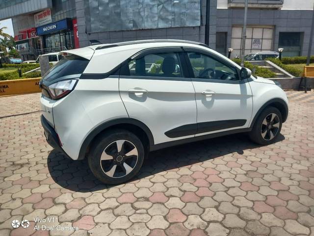 https://images10.gaadi.com/usedcar_image/3455100/original/used_car_2777543_1684828089_73c8259f-27d3-46bc-85fa-cd64b7f8a9a9.jpg?imwidth=6401