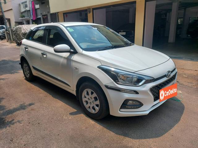 Hyundai i20 Magna Plus BSIV Hyundai i20 Magna Plus BSIV