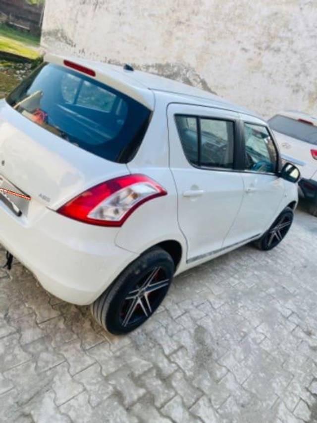 https://images10.gaadi.com/usedcar_image/3455318/original/1f3e305a-6486-4757-a92b-1695ff47887e_5ea0b236-ae9c-45fe-9062-6a0b61db2f91.jpeg?imwidth=6400