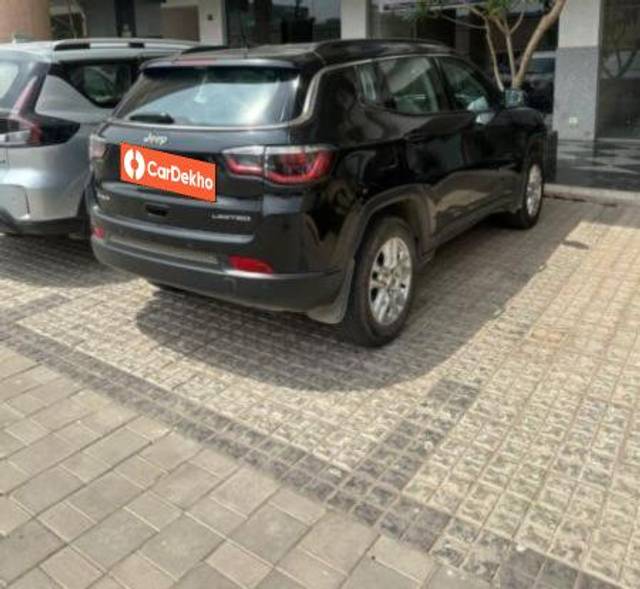 https://images10.gaadi.com/usedcar_image/3455348/original/76900552-3739-43c5-9c7f-7c63e2677de0_e8fedb00-4f5f-4456-98c4-3f17facb2048_705d8a2b-635b-4b93-83b4-30d839c3512e.jpeg?imwidth=6402