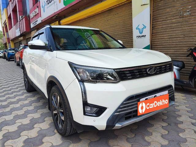 https://images10.gaadi.com/usedcar_image/3455350/original/usedcar_whitexuv300_17__2777769_1684837375_00842966-144b-4249-a4bd-054903c59ae8.jpg?imwidth=6400