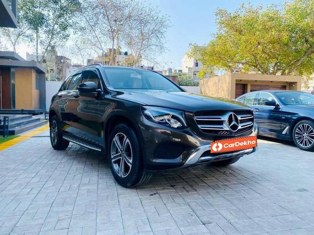 https://images10.gaadi.com/usedcar_image/3455443/original/usedcar_1_1__10151684840125_1684840152_308c45fc-6e81-4ff4-9e62-faadd82b908f_74eb2411-0487-4b8a-b18e-1da92c6b489b.jpeg?imwidth=6400