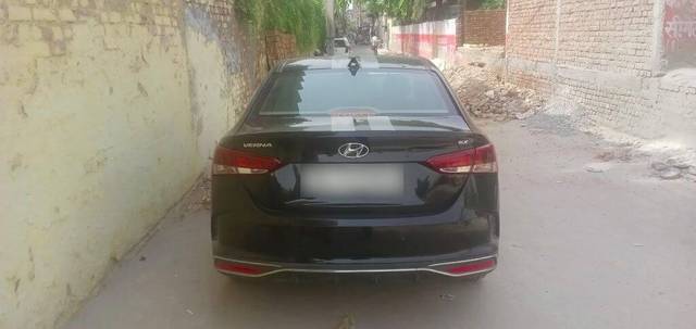 https://images10.gaadi.com/usedcar_image/3455453/original/a4f3f1d4-354b-4bbb-be2e-d3b8657c9463-VCC_1736544_96_1684232707_ba9ec599-bc9b-40c4-9580-aee0dd2f2397.jpg?imwidth=6402